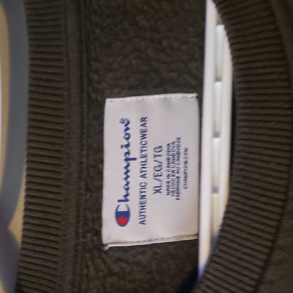 NWOT champion crew neck - Picture 3 of 4